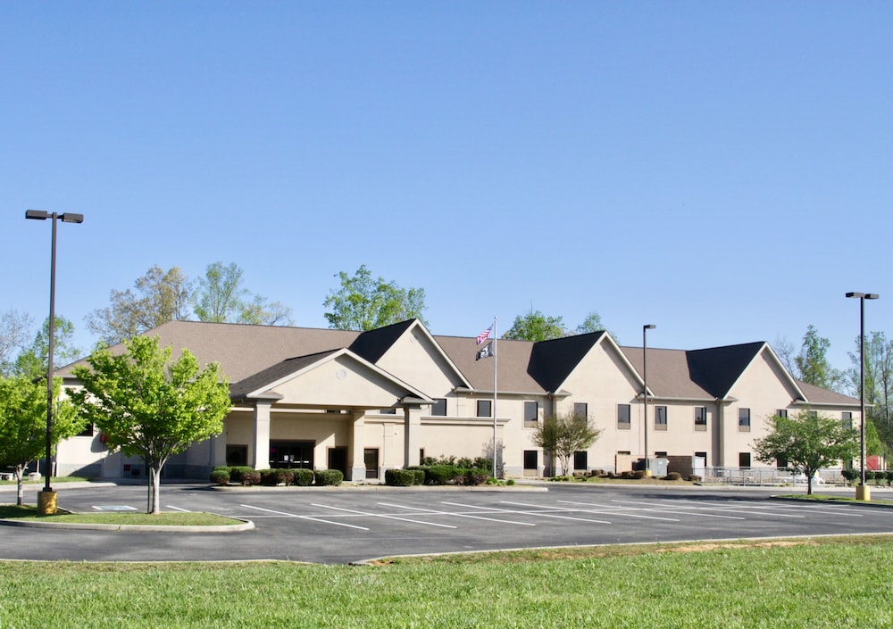 Grand Vista Hotel and Suites 5/61