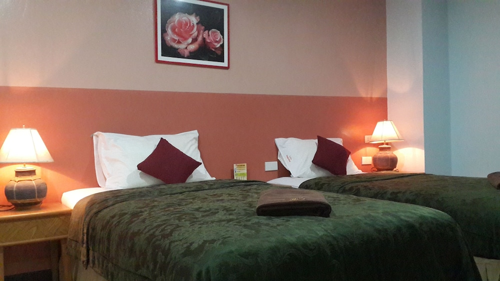 Silla Patong Hostel 12/36