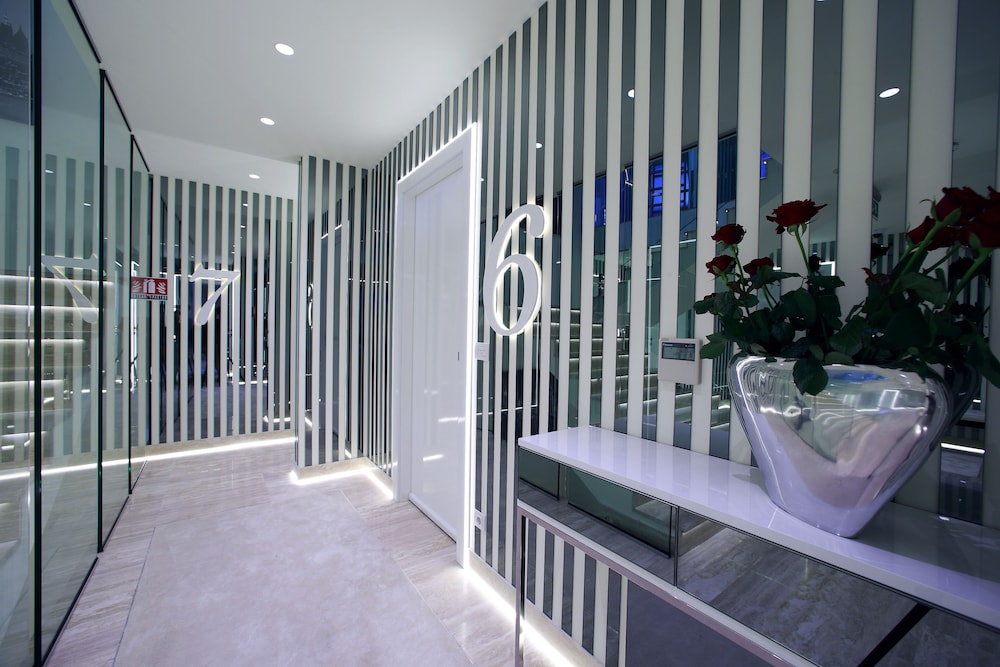 Hotel 9 41/41