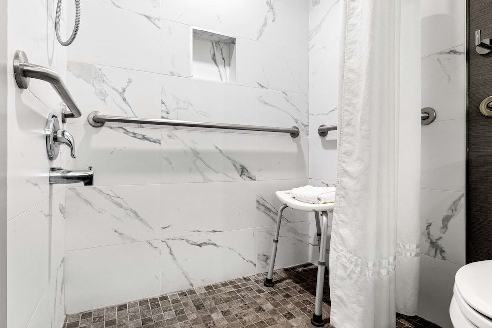 Best Western Premier Calgary Plaza Hotel and Conference Centre 12/65