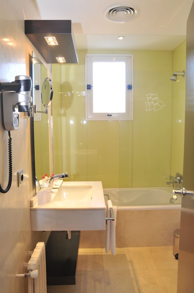 Maroa Hotel Ex Hotel America Vigo 38/48