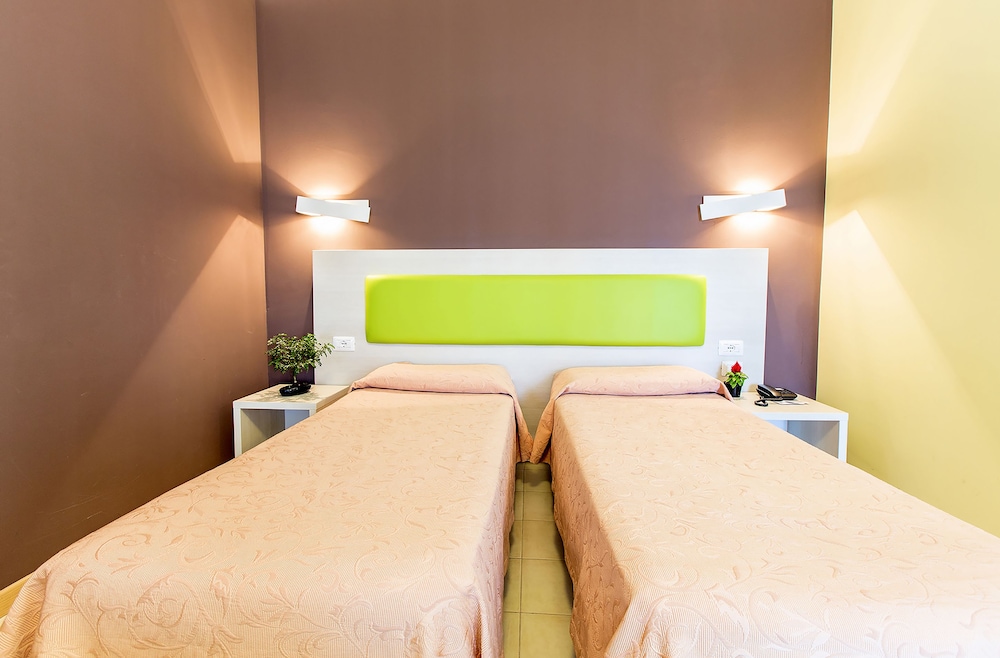 Hotel Residence Ulivi E Palme 28/71
