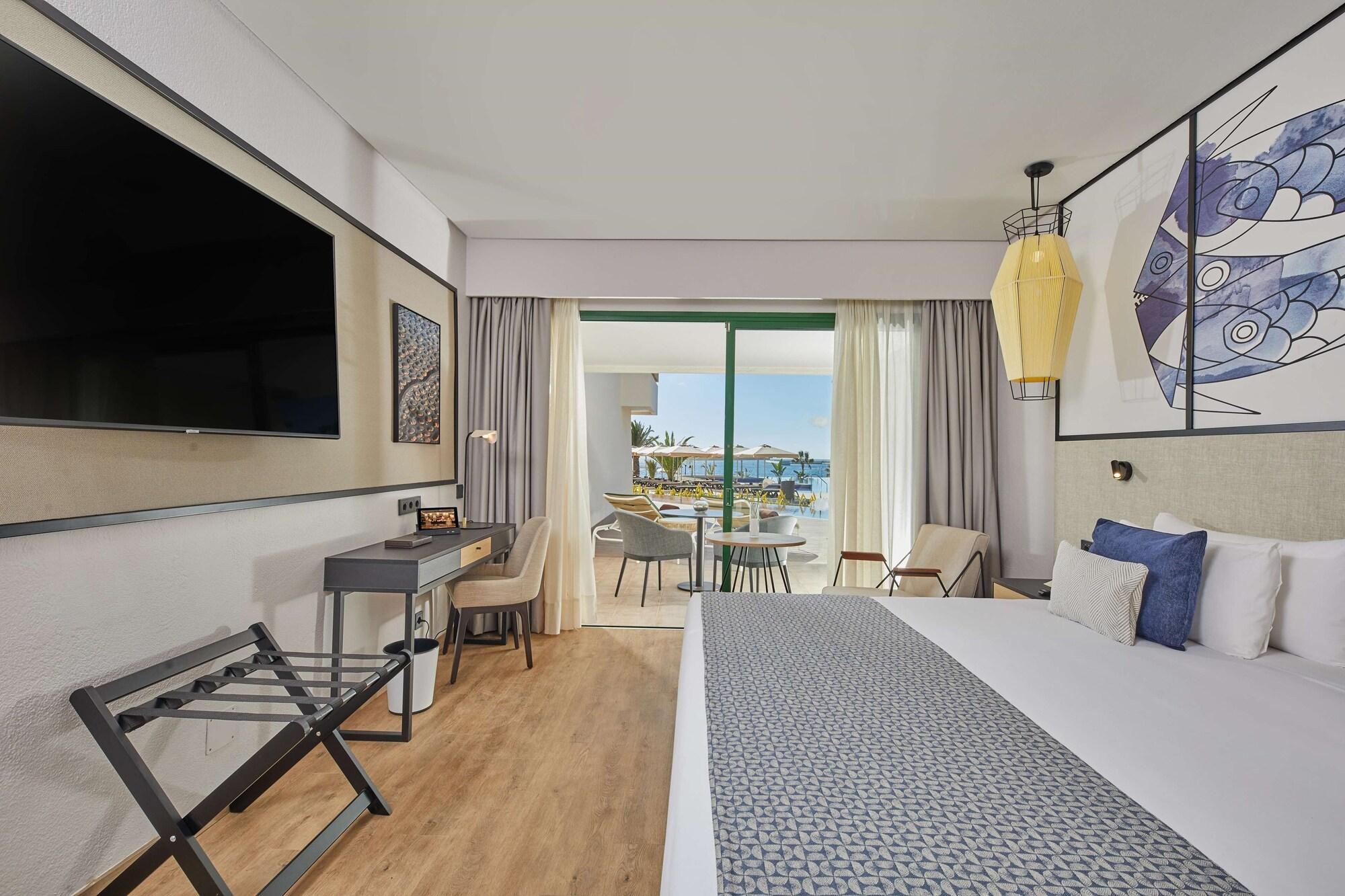 Preferred Club, Double Bed, Pool View, Terrace