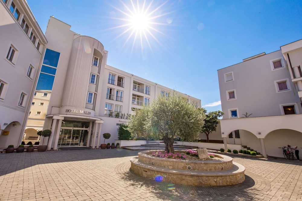 Hotel Malin 64/72