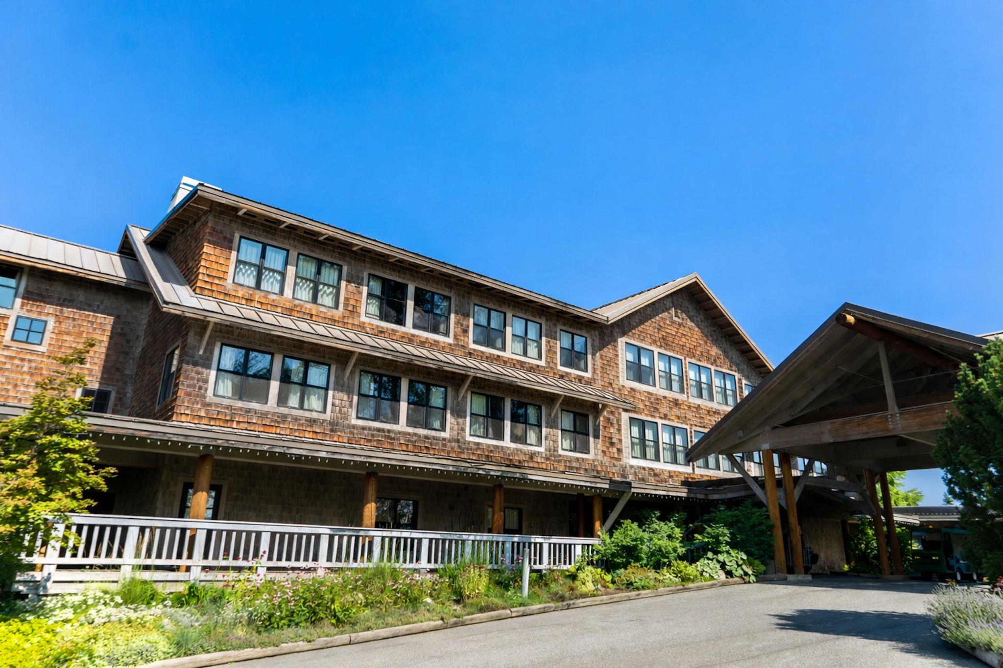 Sun Mountain Lodge 2/82