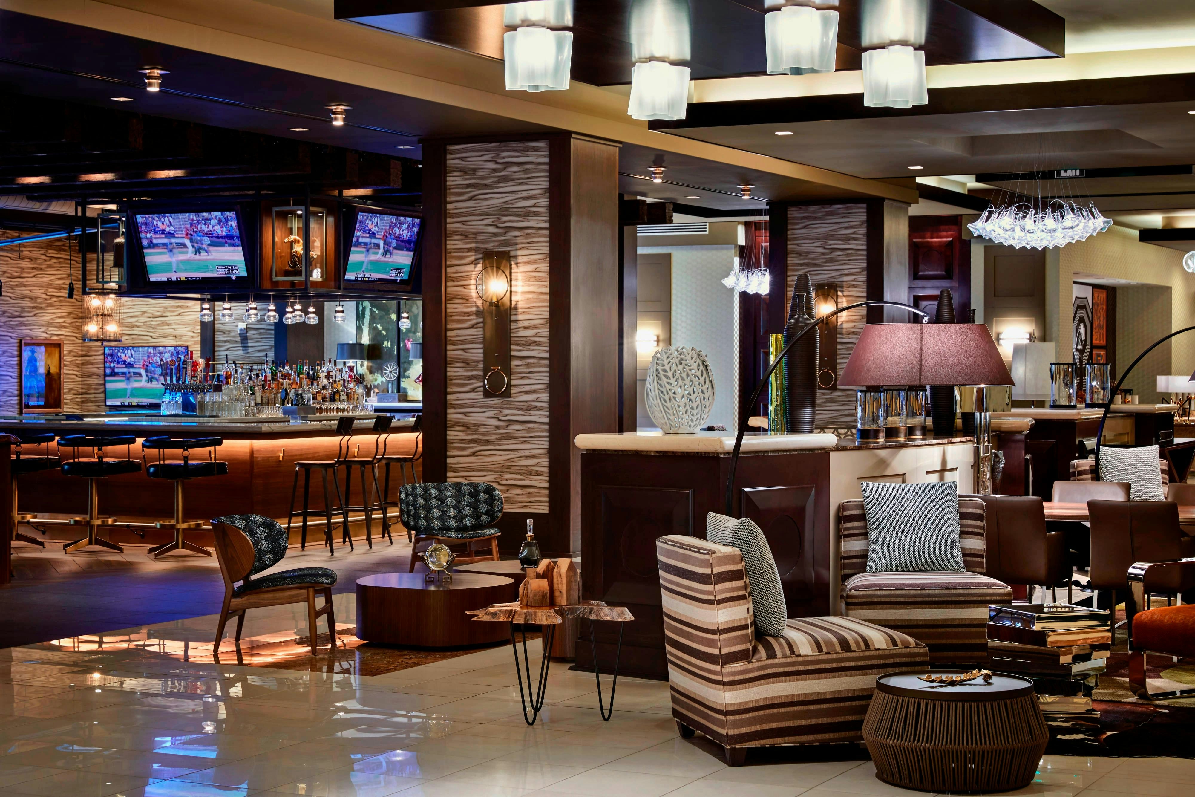 RENAISSANCE PHOENIX DOWNTOWN HOTEL 16/18