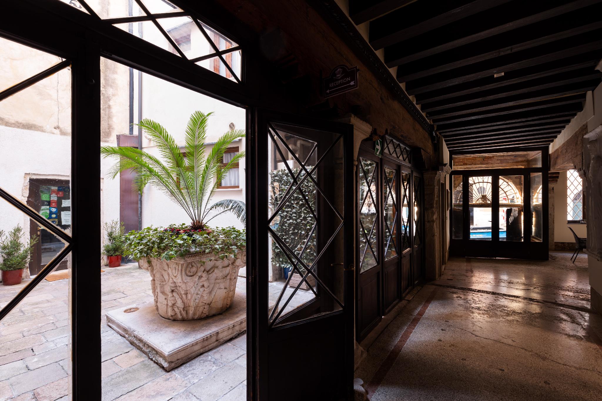Residence Ca Foscolo 18/24