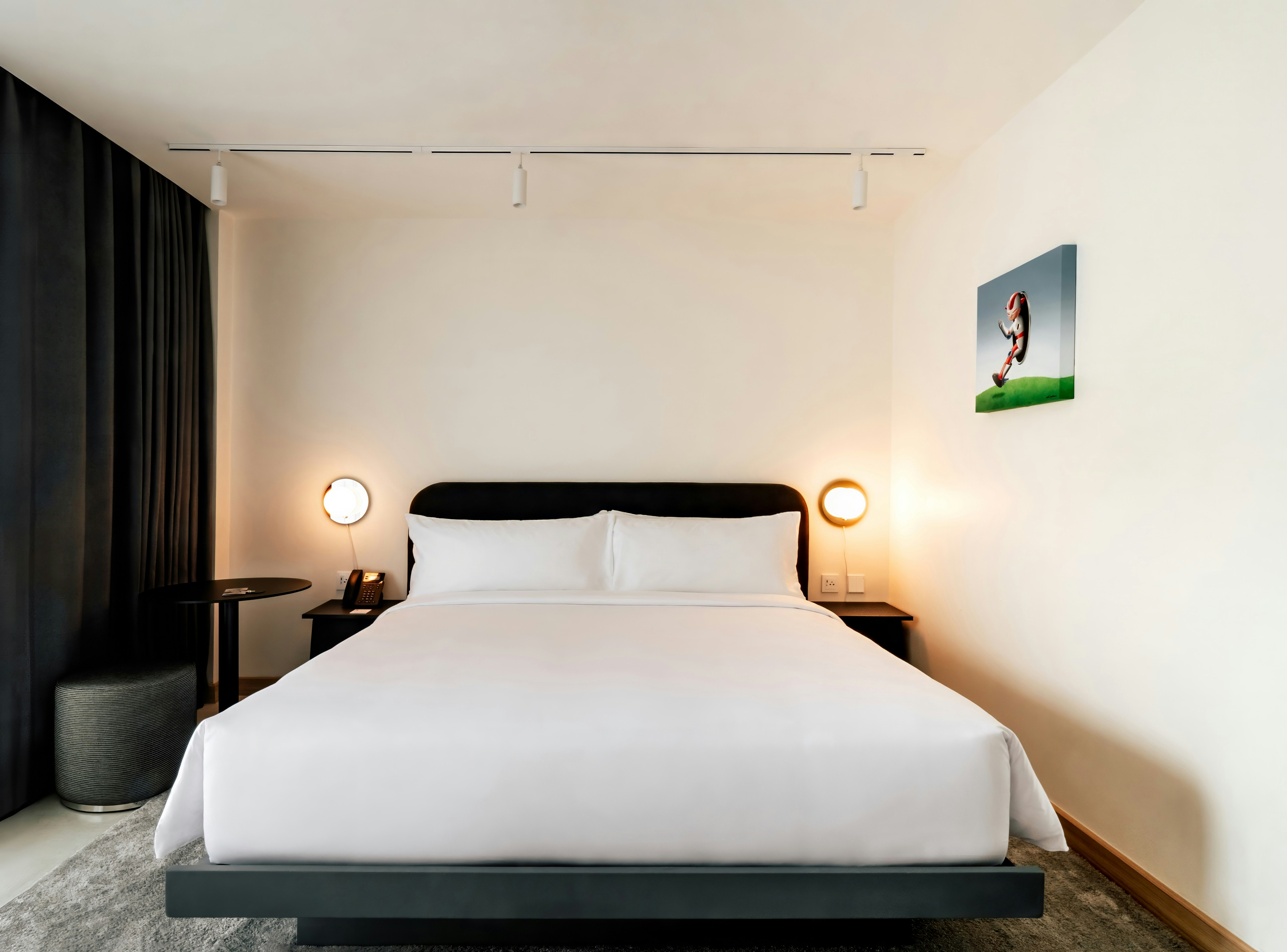 The StandardX, Bangkok Phra Arthit 8/24