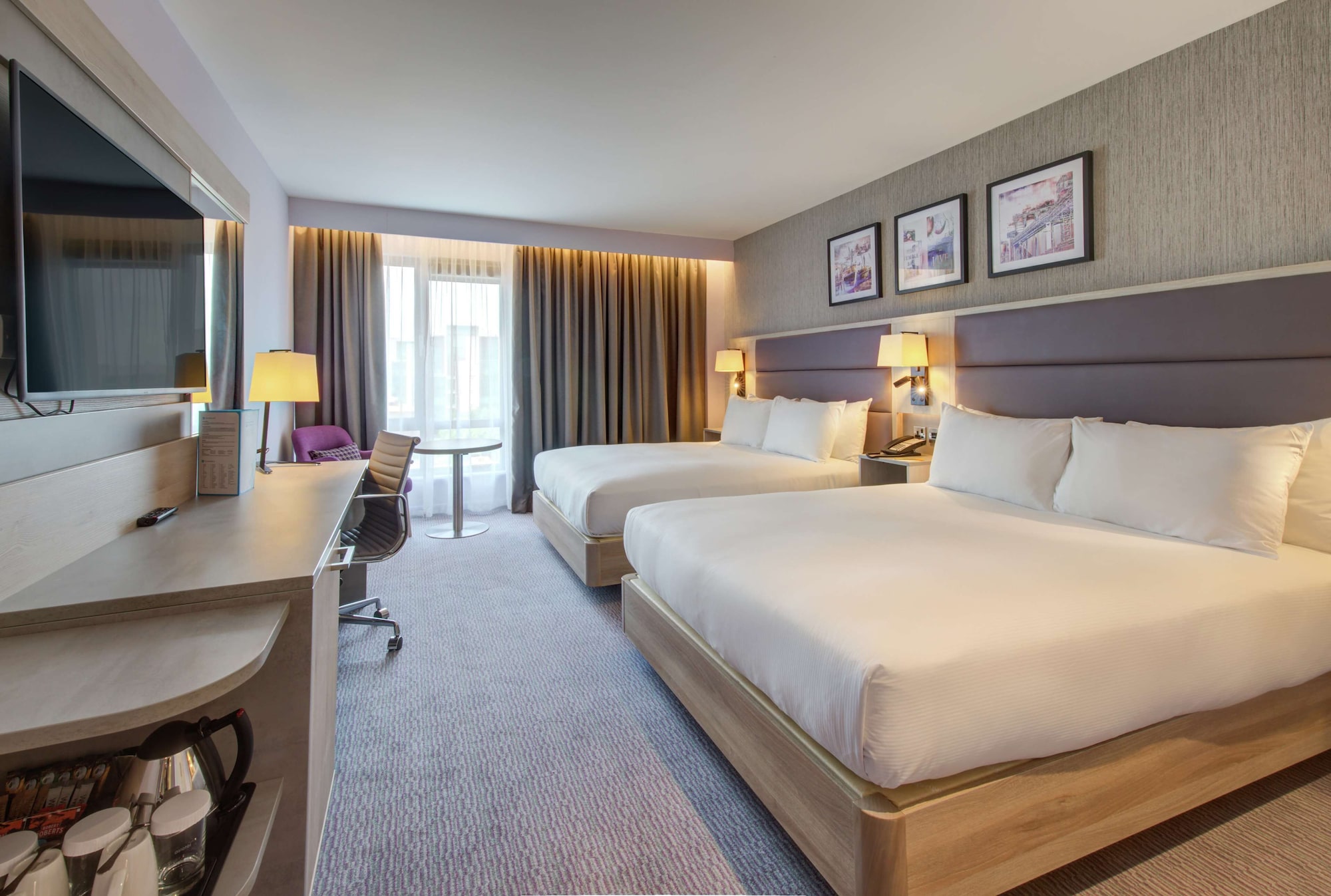 DELUXE, FAMILY, 2 QUEEN BEDS