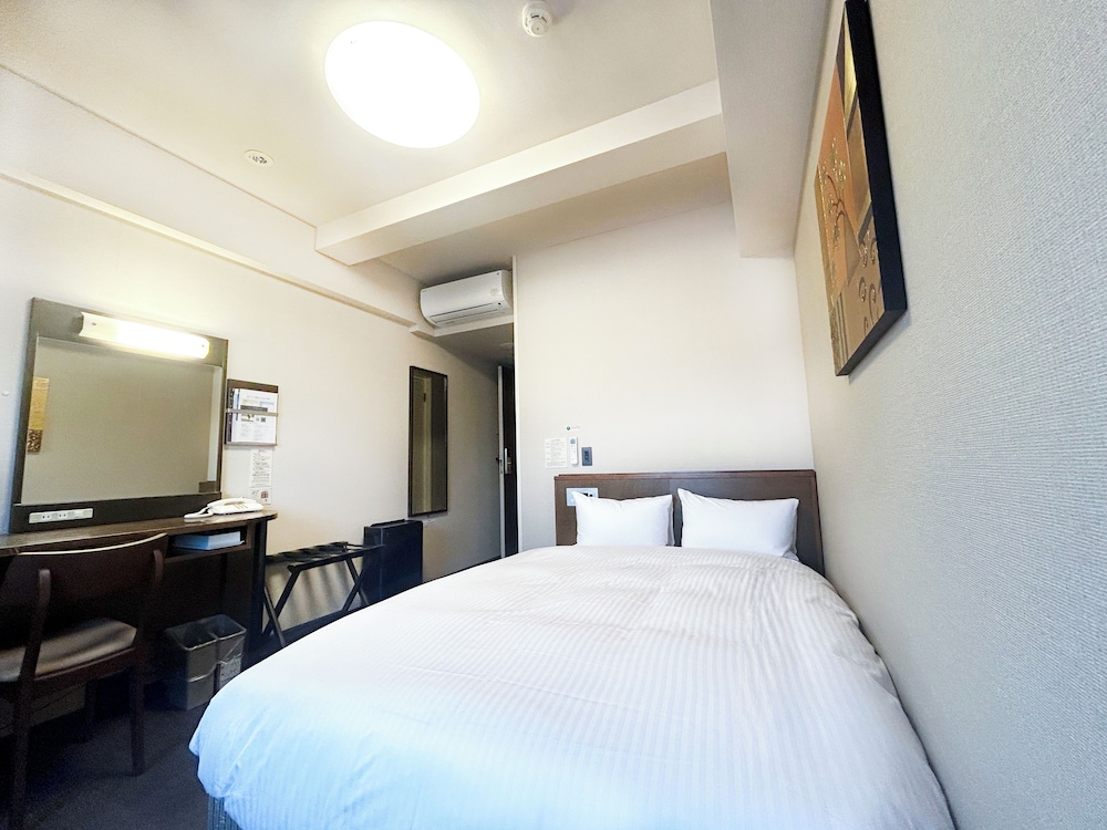 SEMI ROOM, SEMI DOUBLE BED