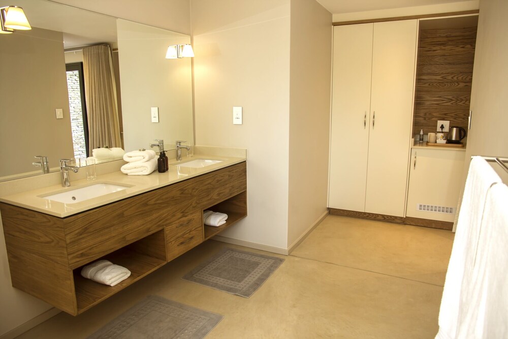 Jacana River Lodge 46/50