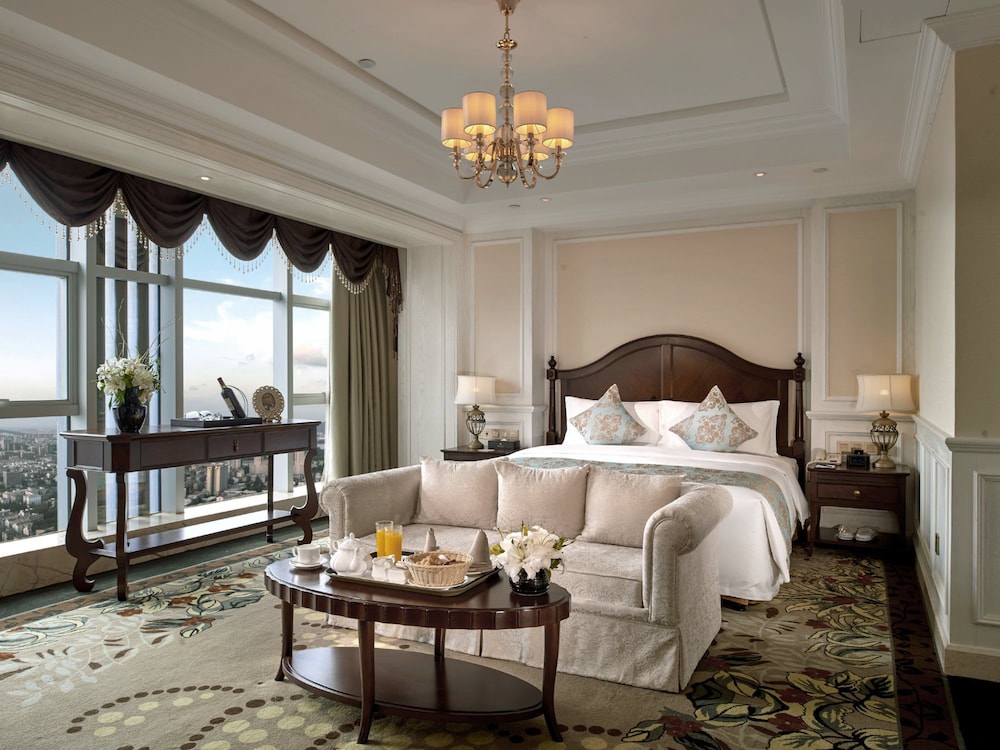 Yinxin Century Hotel 12/25