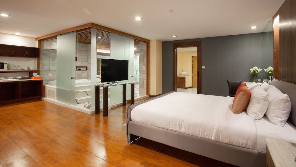PRESIDENT SUITE