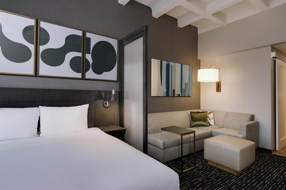 Hyatt House LAX - Century Blvd 8/50