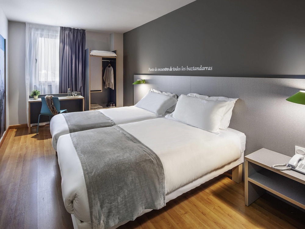 Ibis Styles Pamplona Noain 8/36