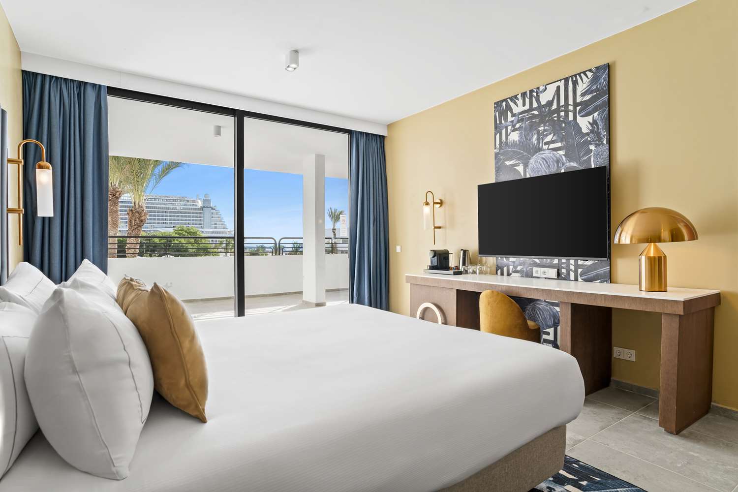 1 Bedroom, Cruise, Suite, King Bed, Ocean View