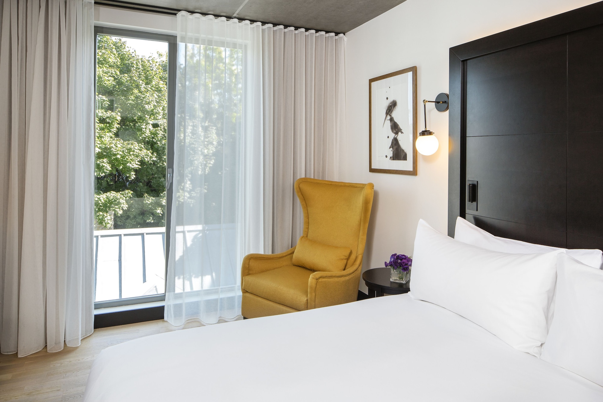 ROOM, QUEEN BED, ALCOVE
