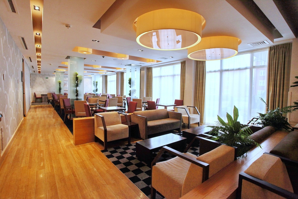Holiday Inn Express Birmingham Redditch 37/50