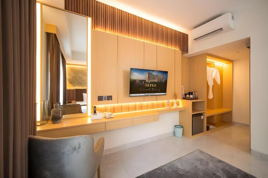 Grand Altuz Yogyakarta 28/48