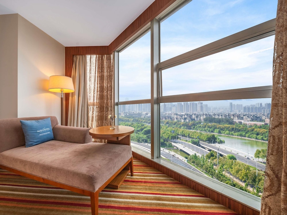 Novotel Zhengzhou Convention Centre 32/49