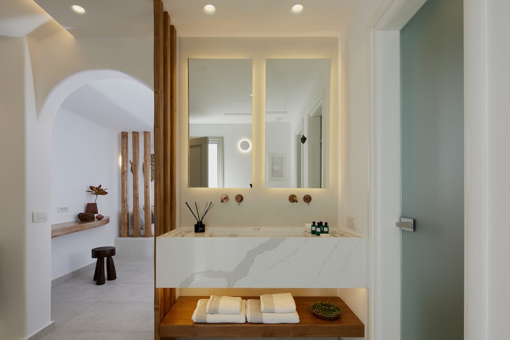 Phos The Boutique Luxury Hotel & Villas 48/50