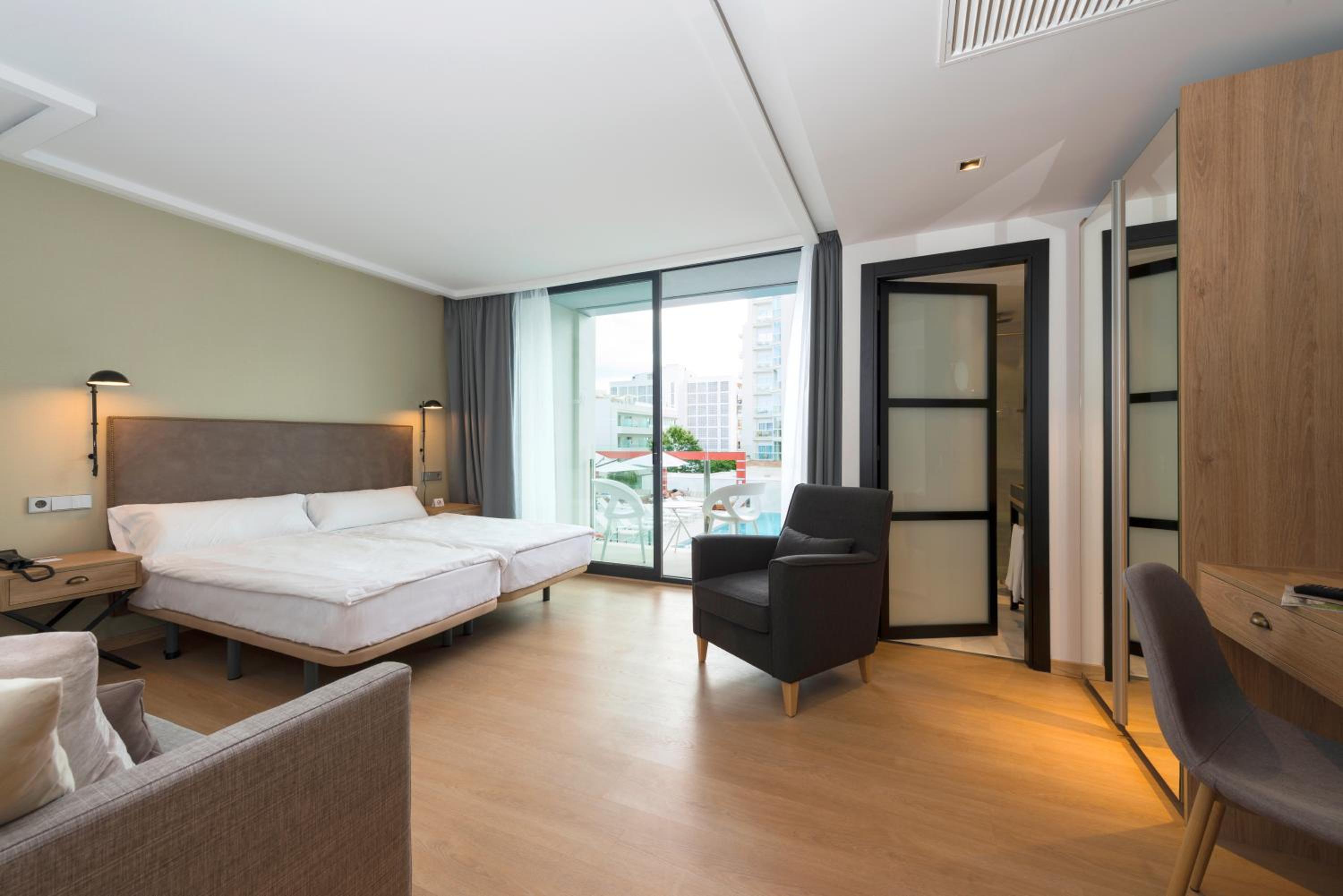 غرفة بسرير مزدوج بشرفة، Kyrat Amarac Suites 4/6
