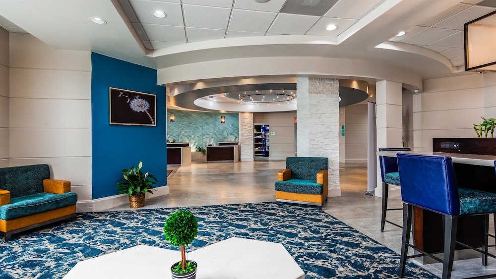 Delta Hotels by Marriott Jacksonville Deerwood 6/52