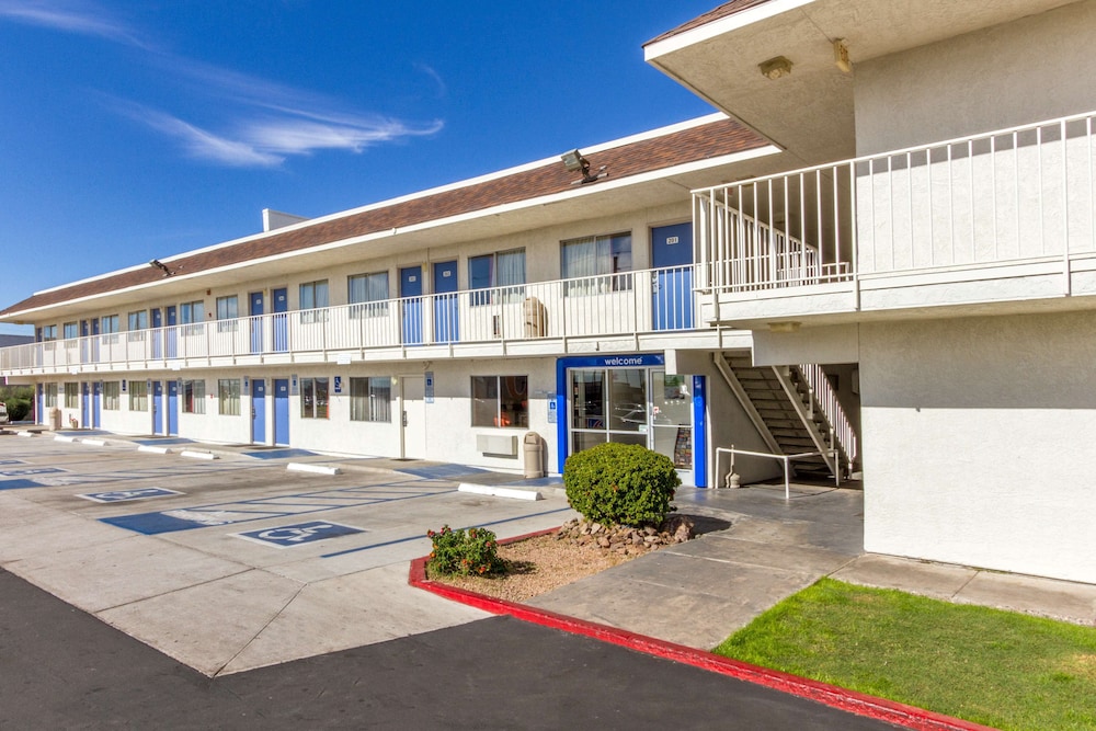 Motel6 Phoenix, AZ - North Bell Road 37/46