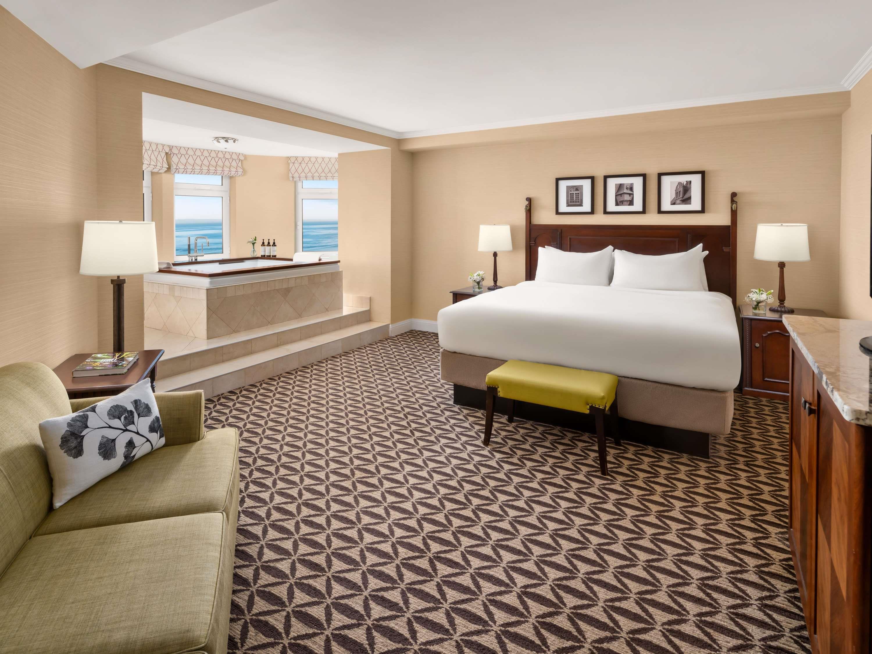 غرفة ديلوكس بسرير مزدوج، Fairmont Le Manoir Richelieu 2/2