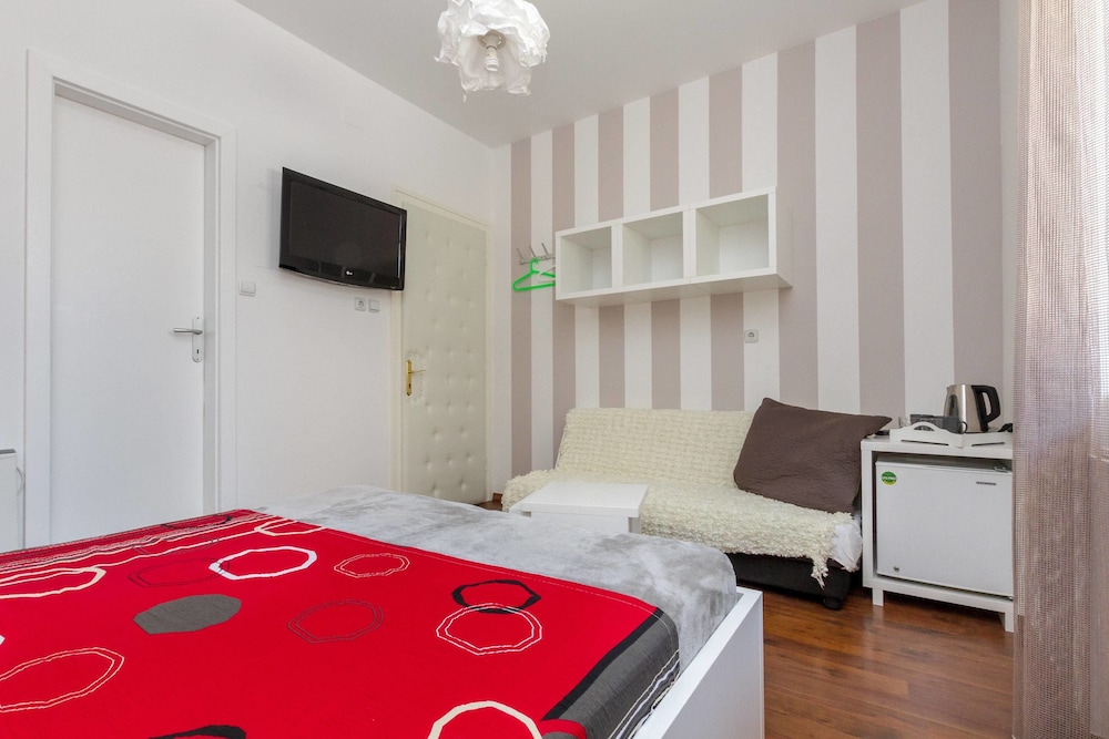 Apartments Aspalathos 16/56