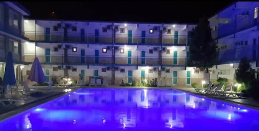 Uyum Hotel 2/24