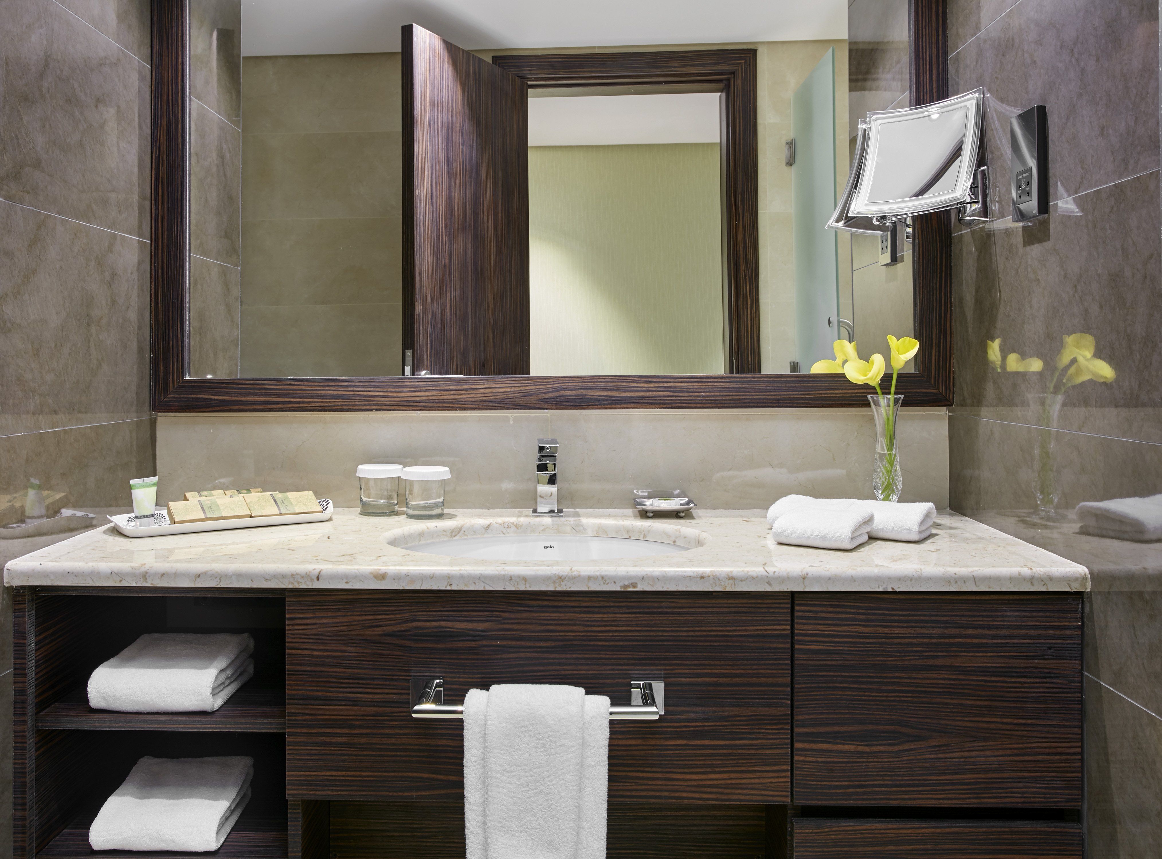 Crowne Plaza Kuwait Al Thuraya 78/79