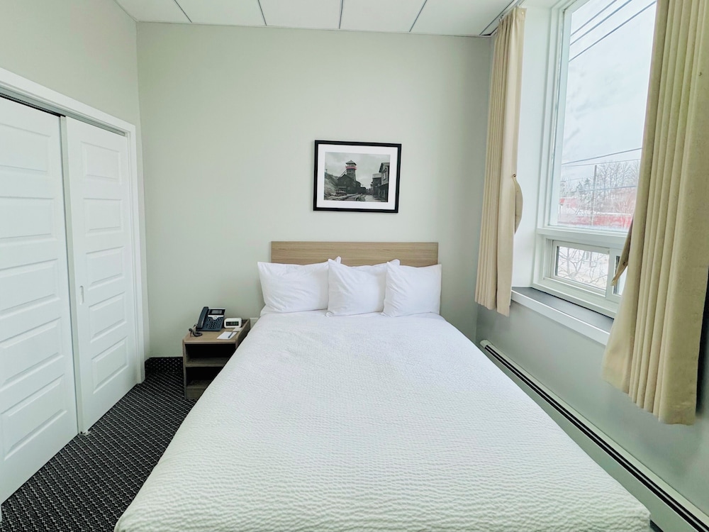 Ramada by Wyndham Kirkland Lake 11/48