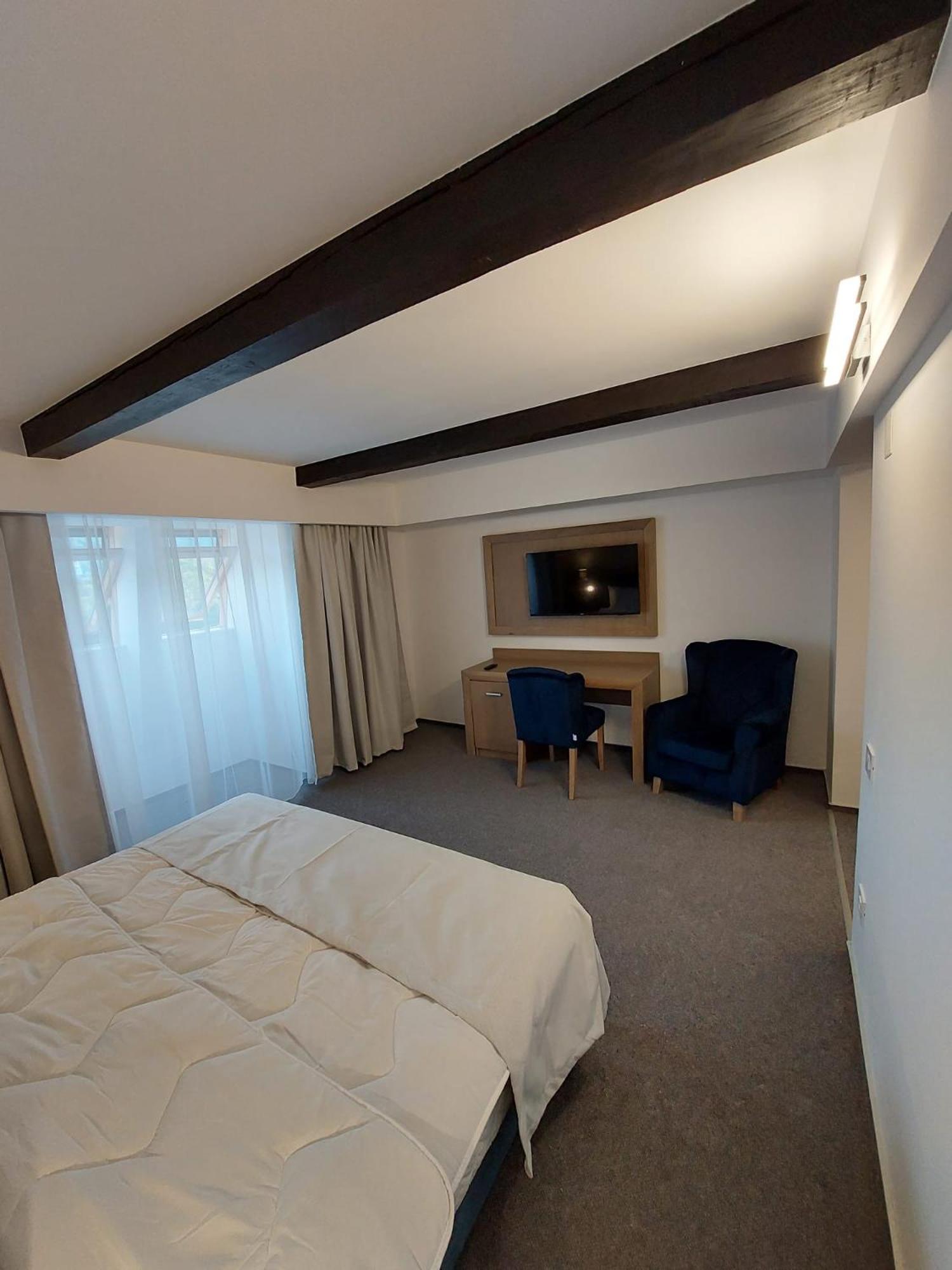 Room, Double Bed