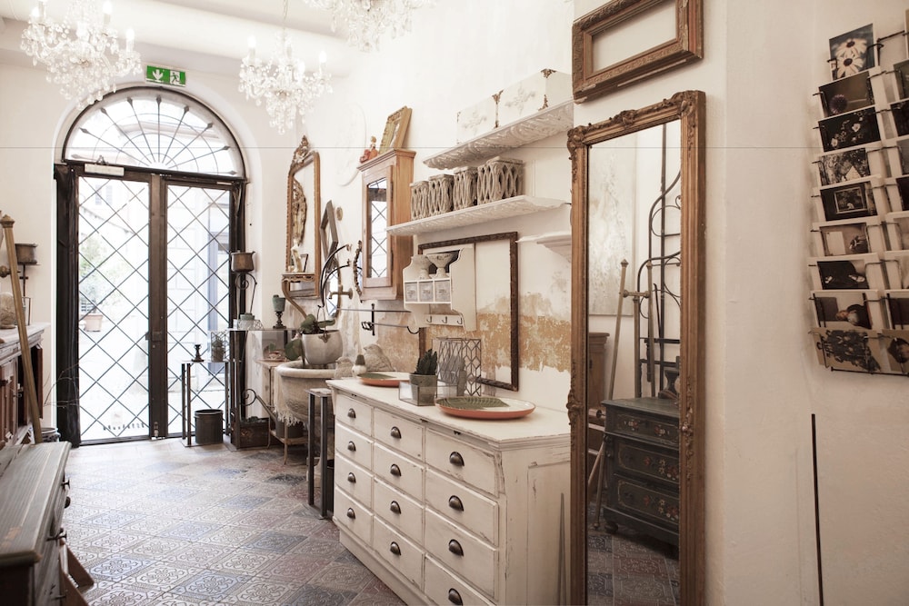 Caffe dell Arte Boutique Rooms 33/50