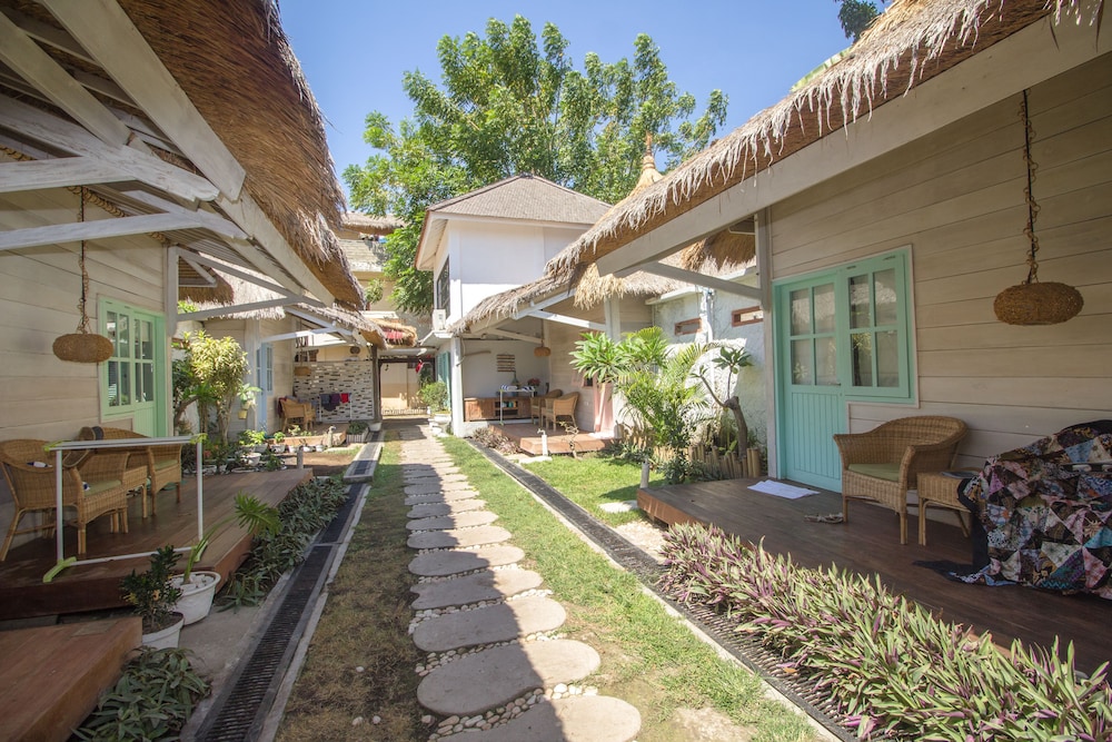 Gili Breeze Tropical Bungalows 54/58