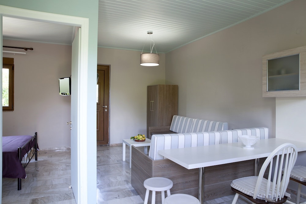VOULAMANDIS HOUSE 28/72
