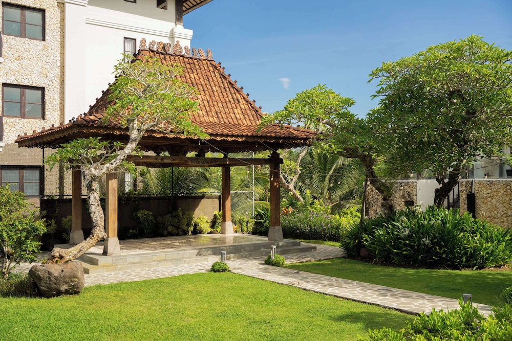 Royal Tulip Springhill Resort Jimbaran 68/70