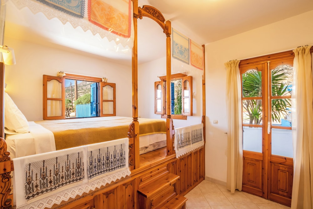 Arhontiko Hotel 13/50
