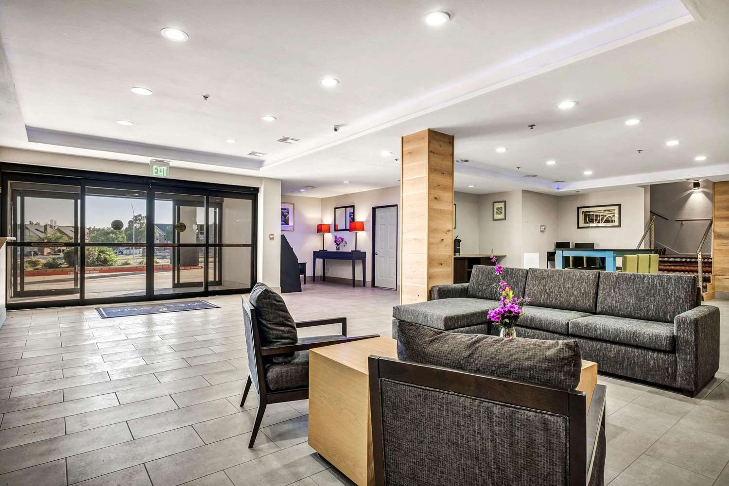 Country Inn & Suites by Radisson, Oklahoma City at Northwest Expressway, OK 9/15