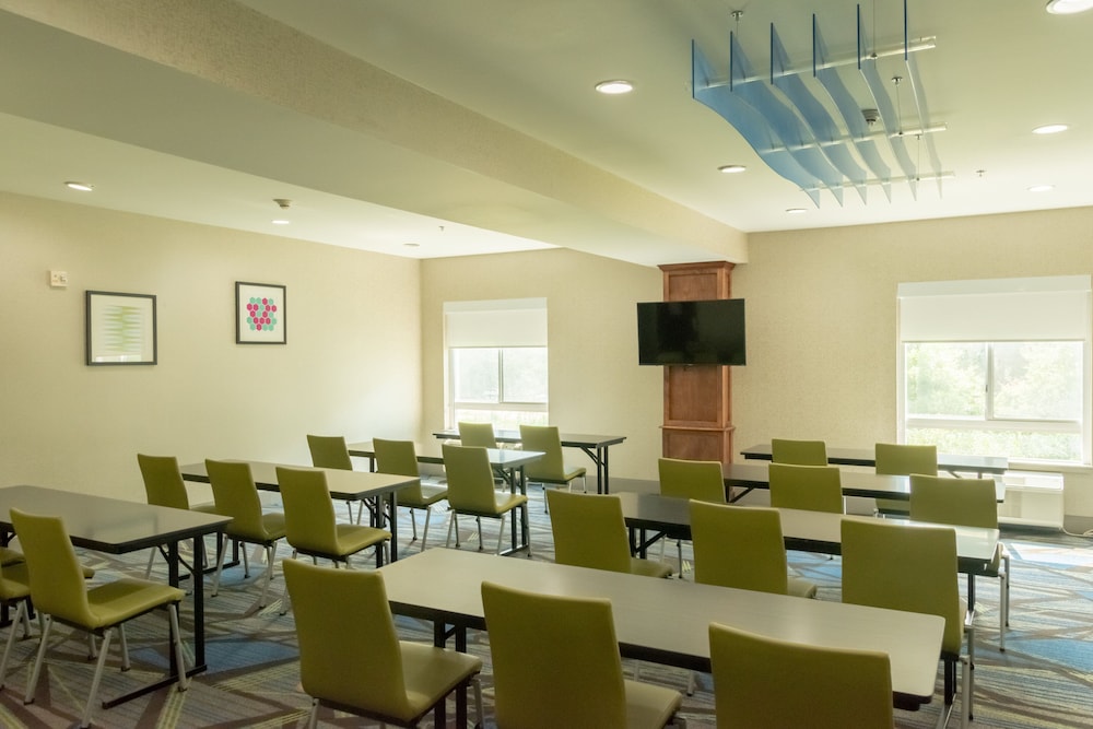 Holiday Inn Express Hotel Suites Natchitoches 50/56