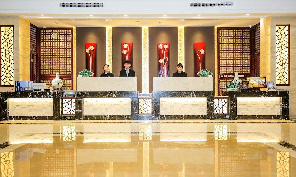 New Knight Royal Hotel Airport and International Resort 6/61