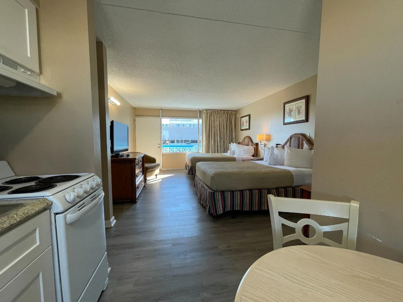 Polynesian Ocean Front Hotel 12/42