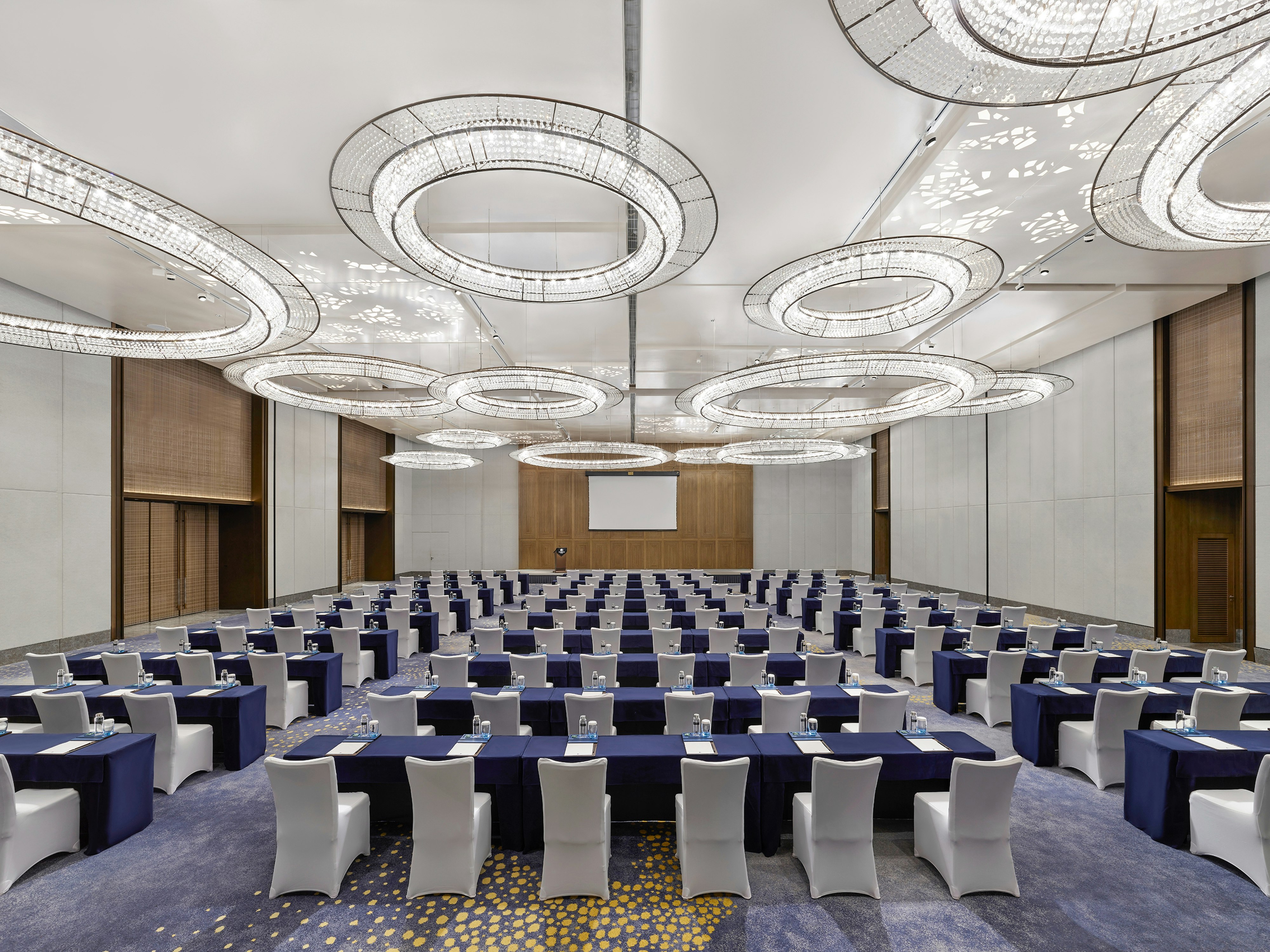 DoubleTree by Hilton Qidong 50/61