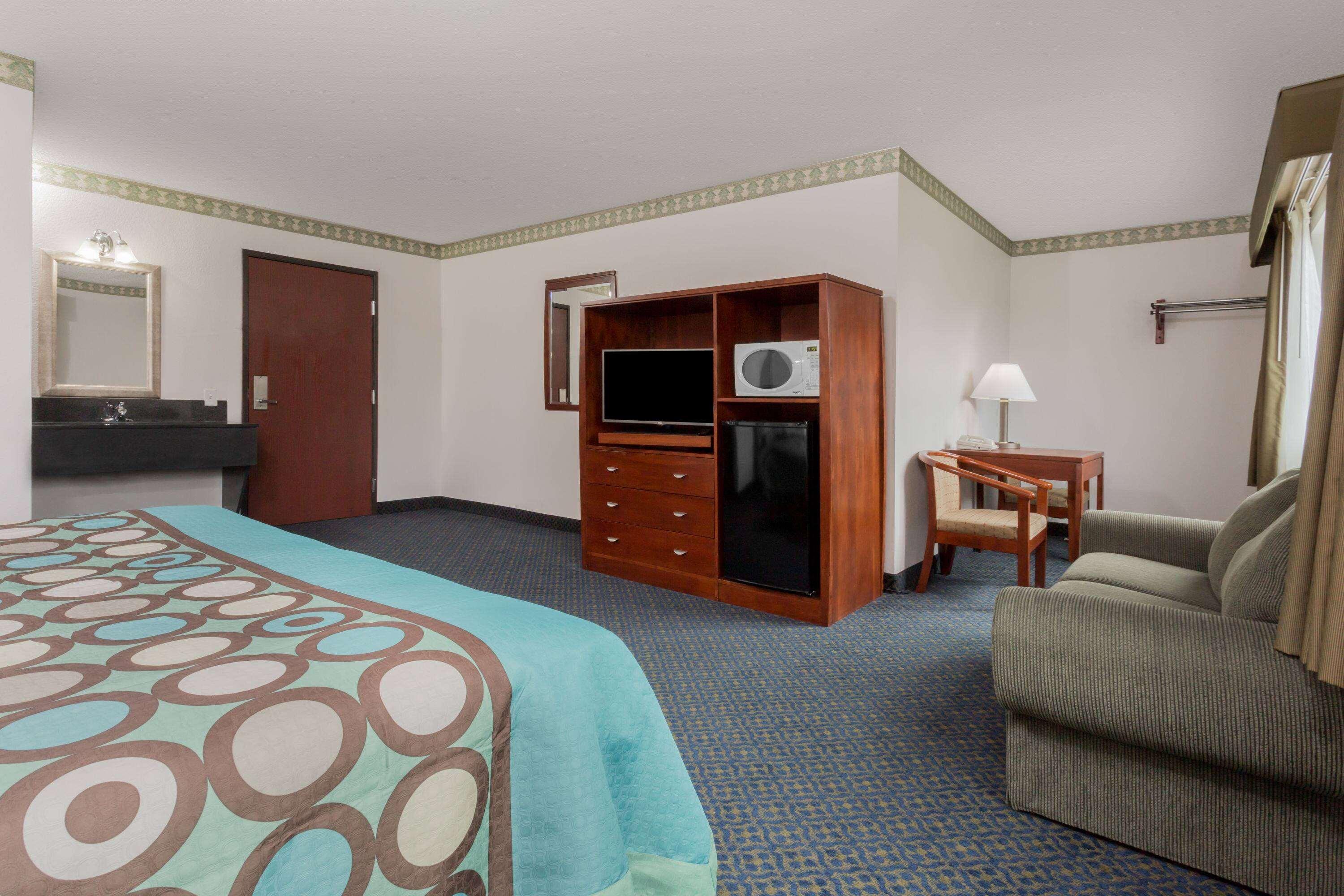 Super 8 By Wyndham Sacramento North 7/15