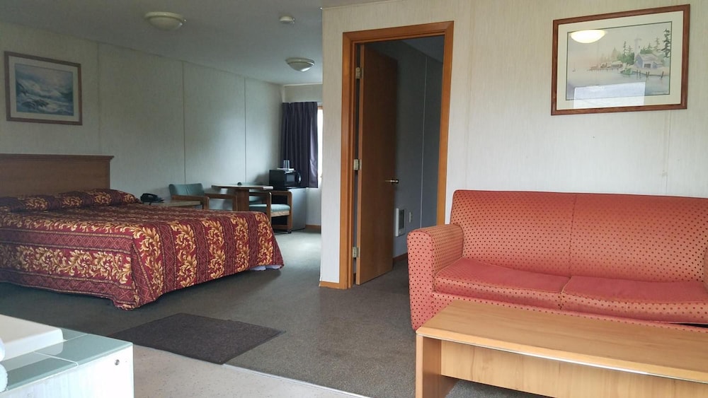 Milwaukie Inn Portland South 4/55