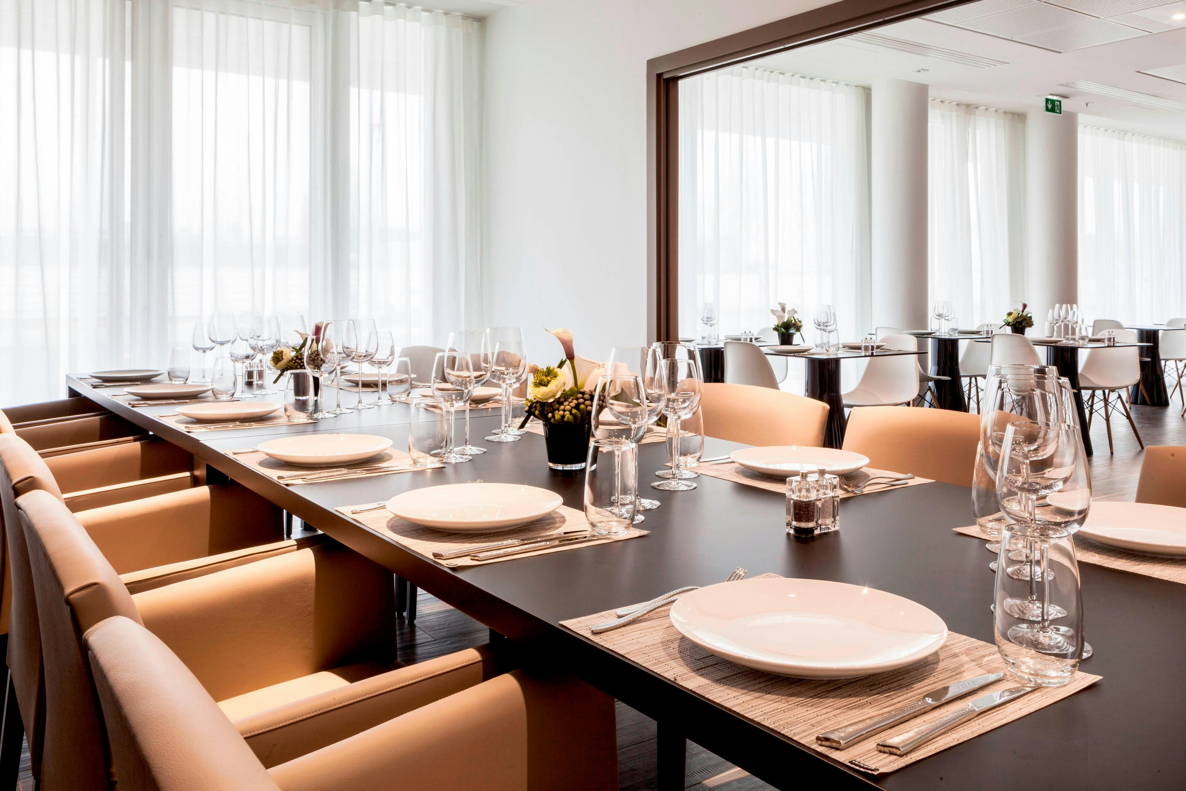 Ac Hotel Paris Le Bourget Airport 40/50