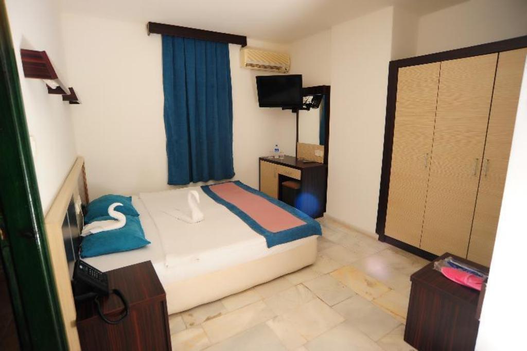 Semt Luna Beach Hotel 12/45