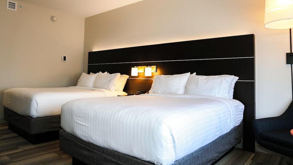 Standard, 2 Queen Beds