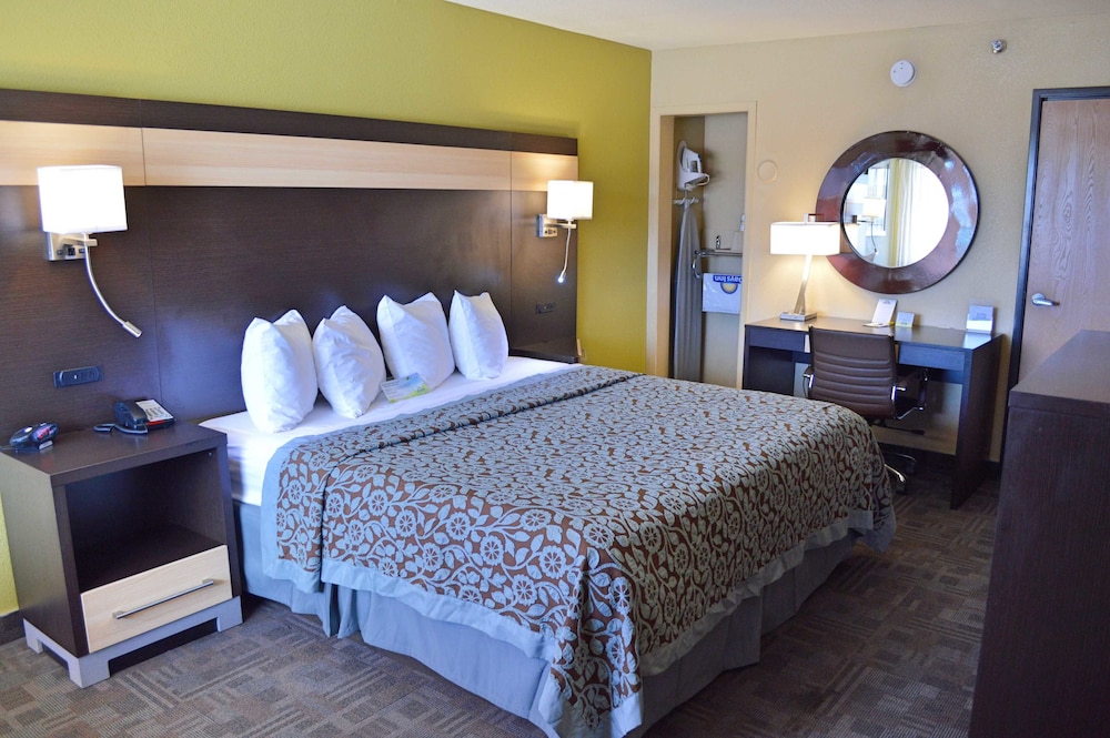 Days Inn By Wyndham Carlsbad Nm 20/65